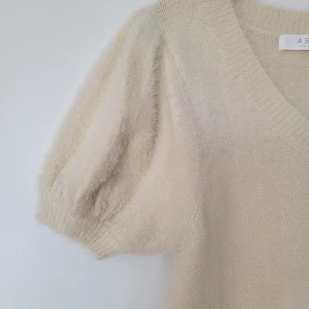 ASTR Prepy Fisherman Fuzzy Puff Sleeves Cream Top Size Large
